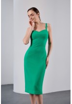 Зеленое платье-футляр