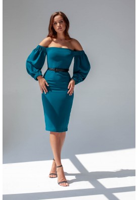 Коктейльна сукня з відкритими плечима 
