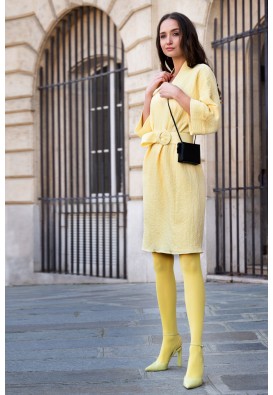 Платье из легкой ткани в желтом цвете