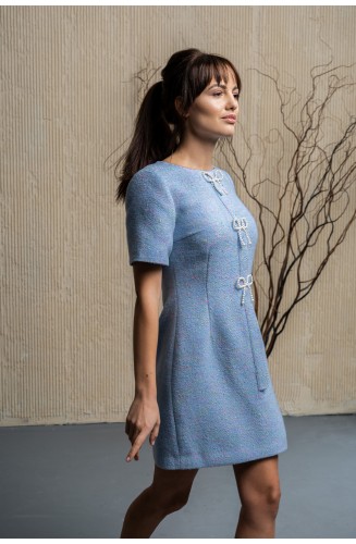 Блакитна сукня міні з перлинними бантиками