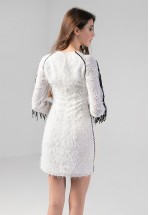 Белое коктейльное платье мини с бахромой