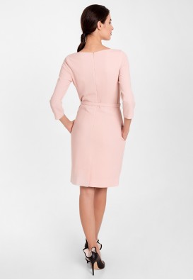 Деловое платье мини в пудровом цвете