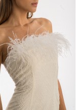 Эксклюзивное белое платье со страусиными перьями