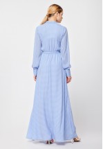 Блакитна сукня довжини максі