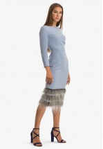 Блакитна сукня міді з хутряним манжетом по подолу