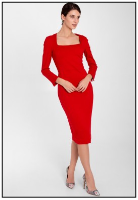 Червона сукня-футляр