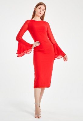 Красное платье миди из легкой ткани