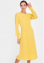 Легкое платье миди желтого цвета