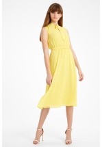 Летнее желтое платье миди