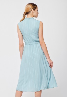 Ніжна сукня кольору Tiffany