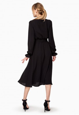 Чорна сукня із креп-шифону з поясом